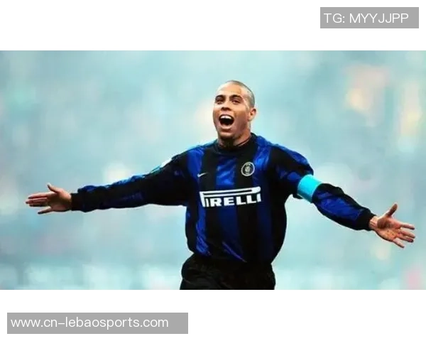 足球传奇老罗纳尔多的辉煌历程与不朽影响力探讨